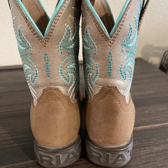 Girl’s Ariat Cowboy Boots - Picture 4 of 6
